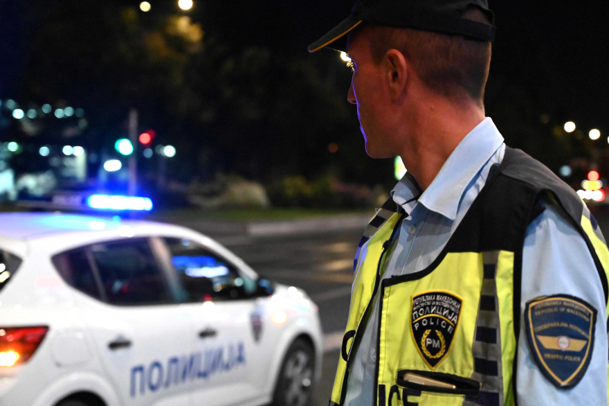 Две малолетни девојчиња пронајдени во возило на скопјанец доцна синоќа
