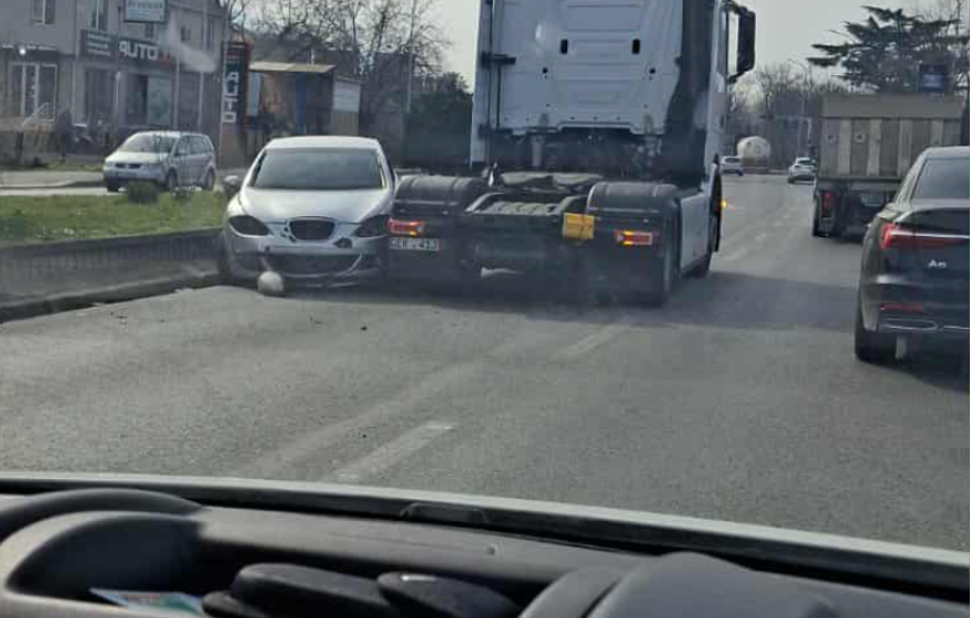 Сообраќајна несреќа на влезот во Скопје