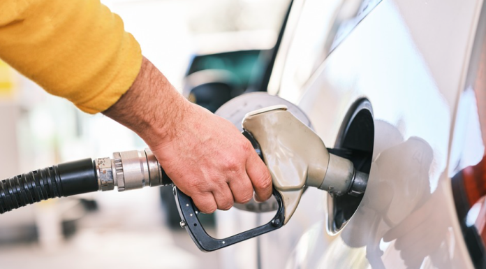 Поевтино гориво доаѓа во Европа