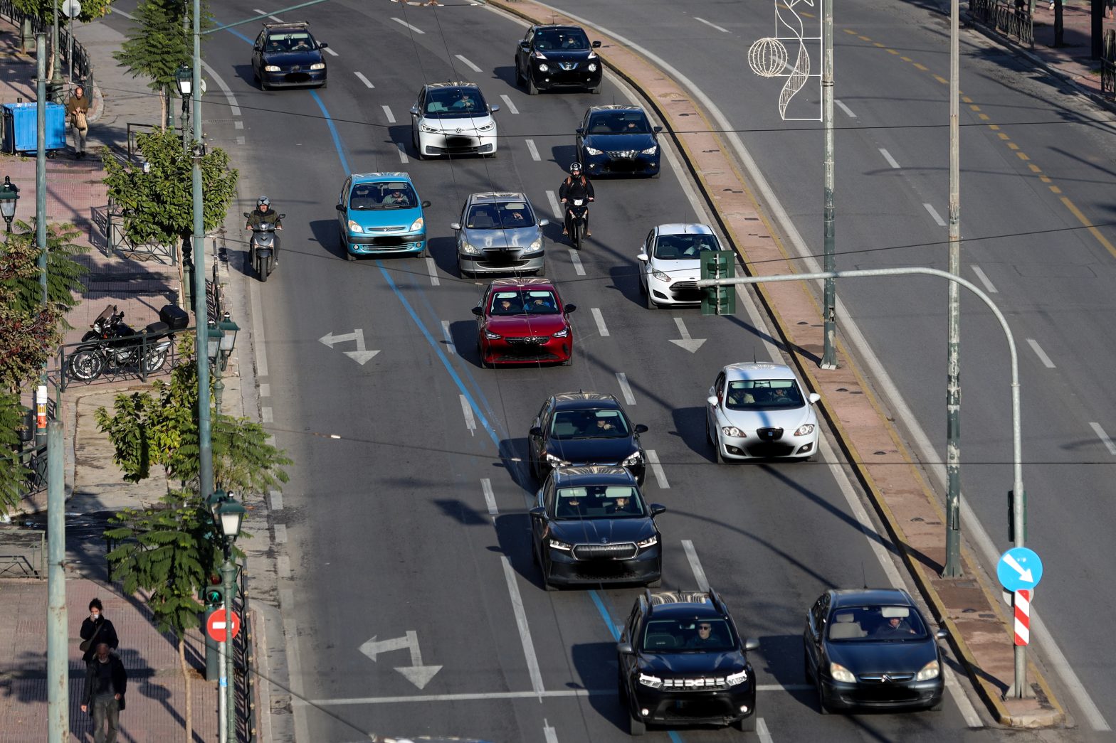 Камерите со вештачка интелигенција во Атина почнаа да испраќаат казни