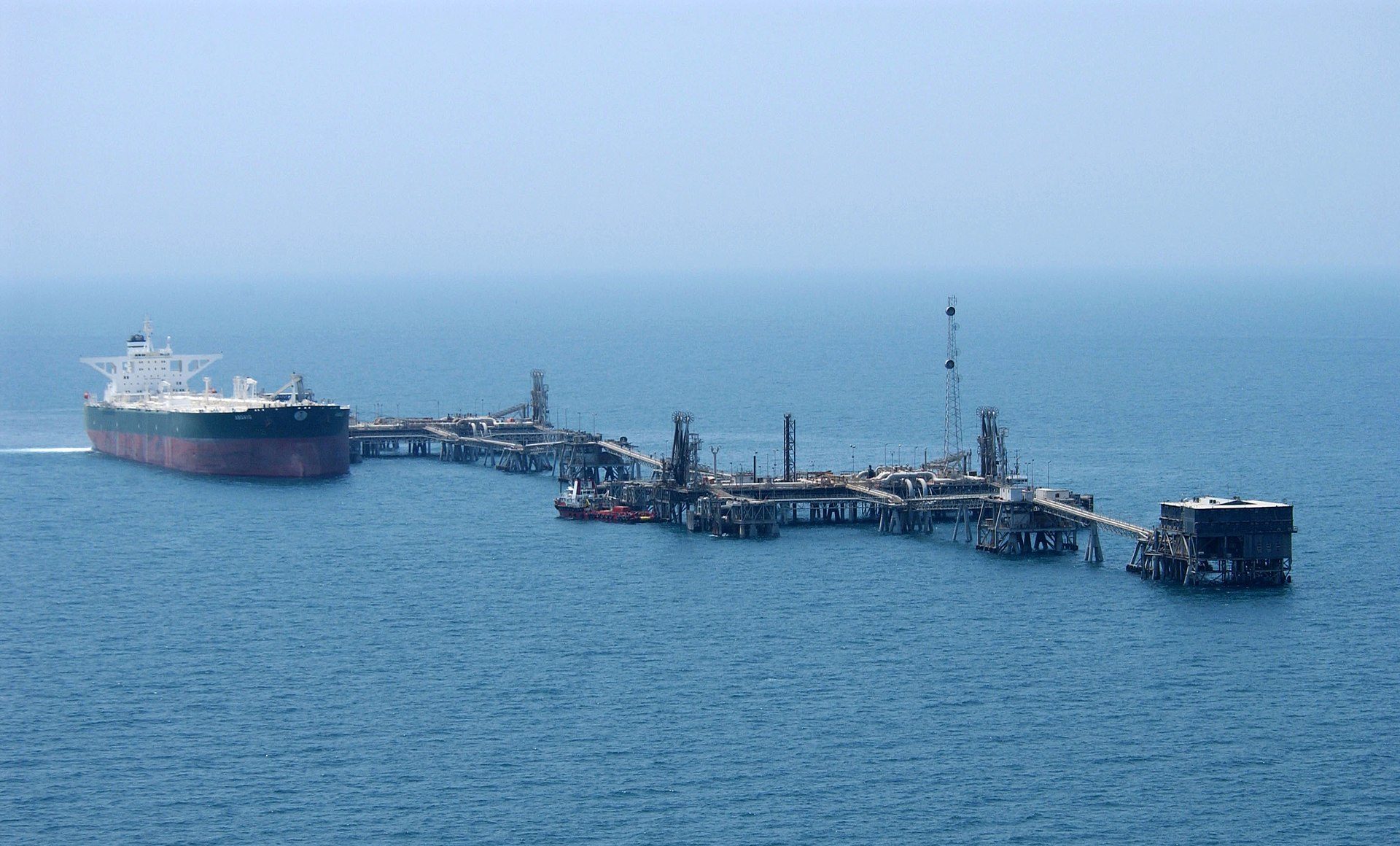 Иран се закани – нафтата ќе достигне 200 долари за барел