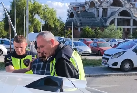 Казнет со 550 евра за истакнување на палестинско знаме