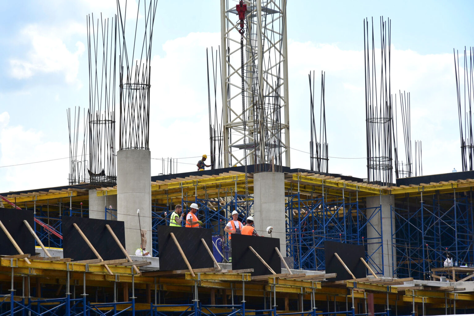 Одземени лиценците на четири фирми за управување со згради по контролите на РКД